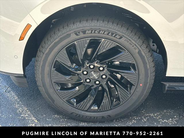 new 2025 Lincoln Navigator car, priced at $105,985