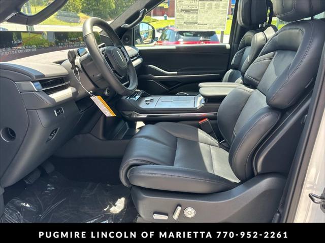 new 2025 Lincoln Navigator car, priced at $105,985