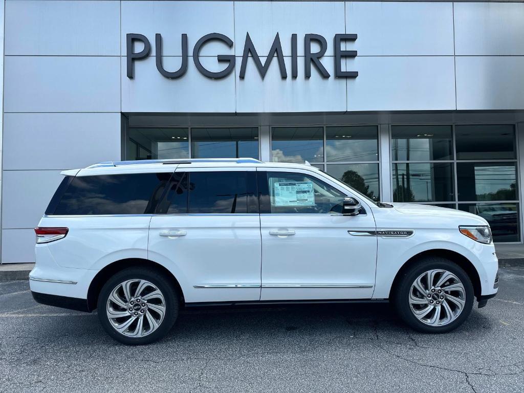 new 2024 Lincoln Navigator car, priced at $99,275