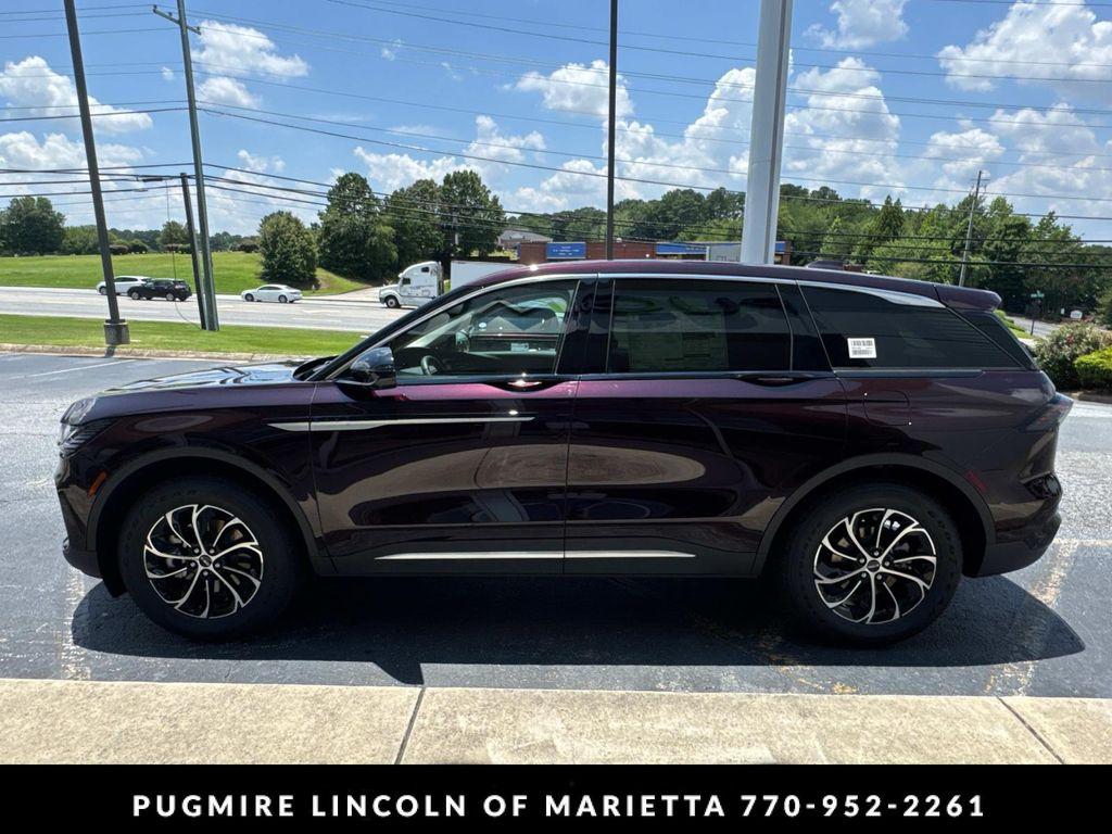new 2025 Lincoln Nautilus car, priced at $57,860