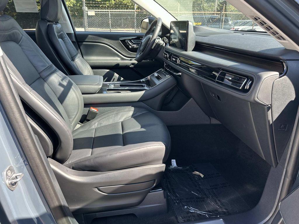 new 2025 Lincoln Aviator car, priced at $66,859