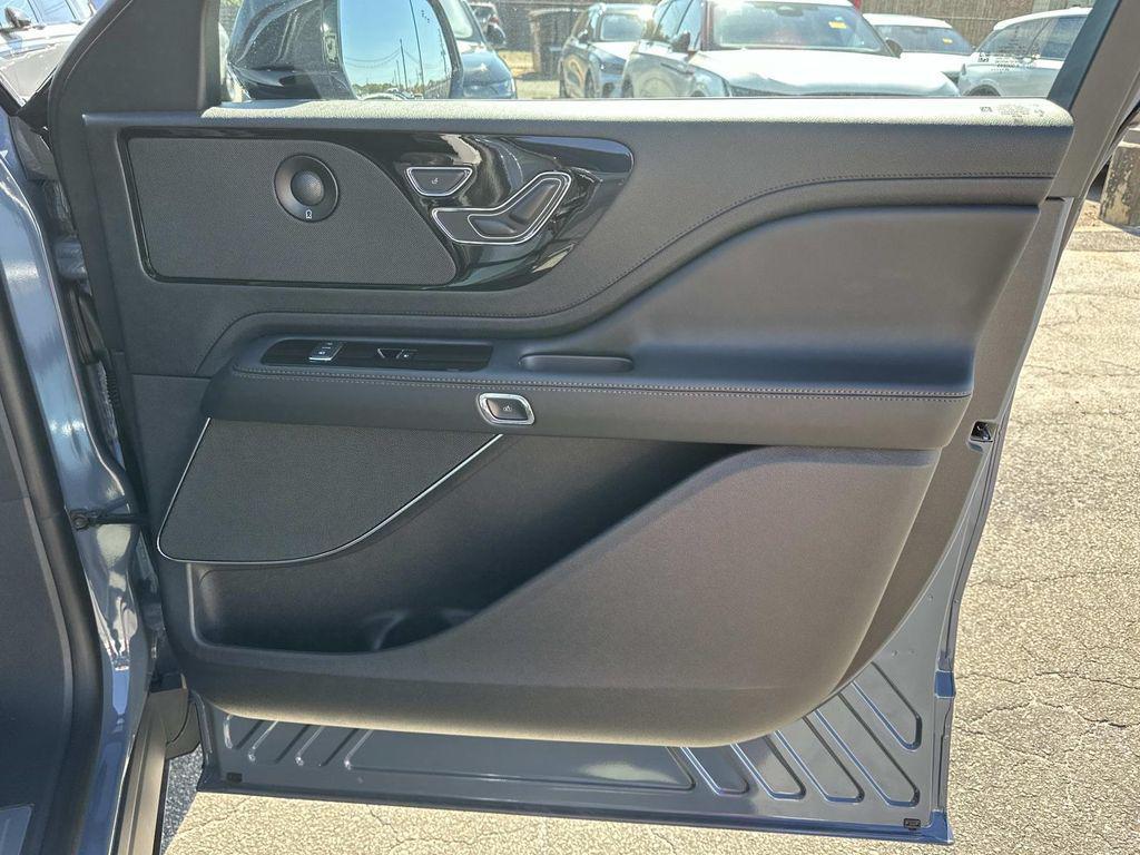 new 2025 Lincoln Aviator car, priced at $66,859