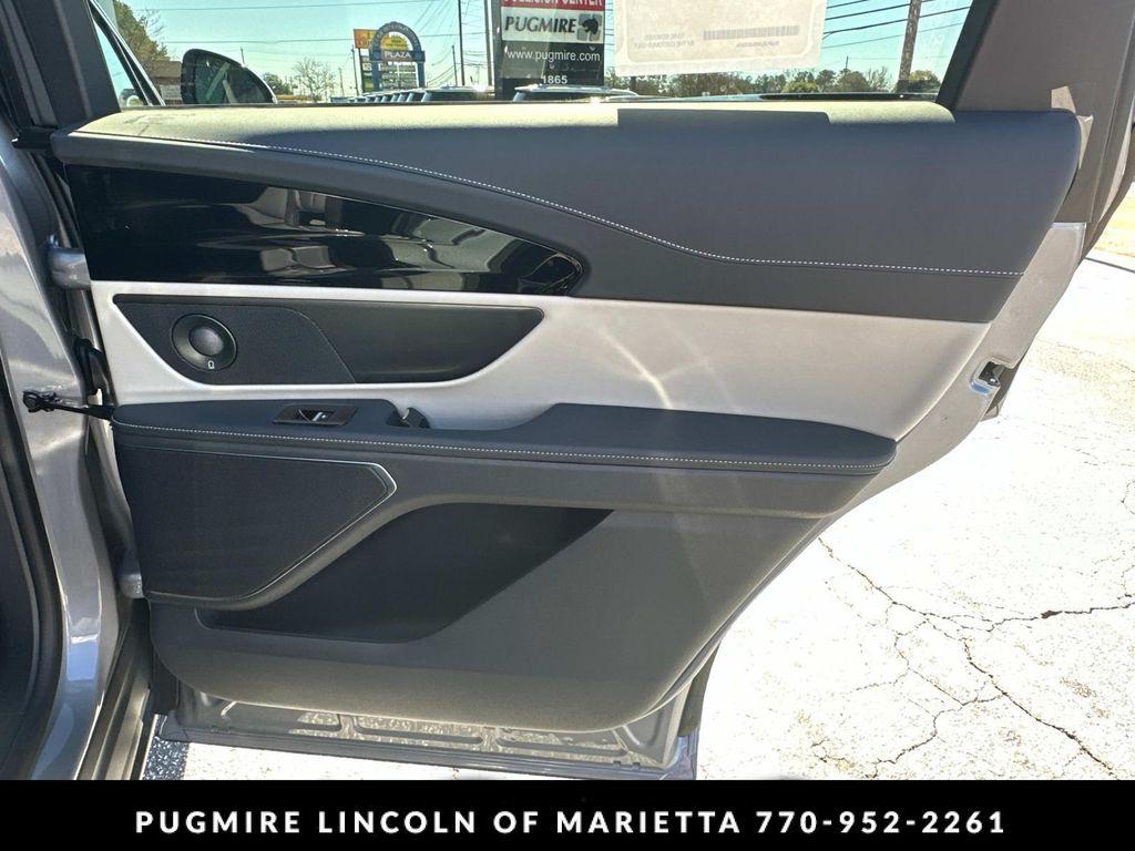 new 2025 Lincoln Nautilus car, priced at $59,199