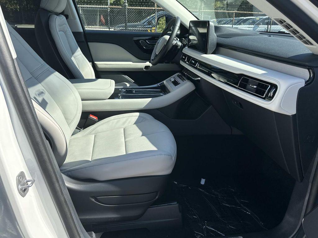 new 2025 Lincoln Aviator car, priced at $68,779