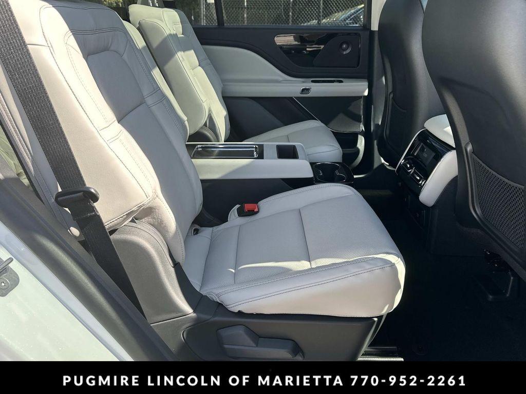 new 2025 Lincoln Aviator car, priced at $71,645