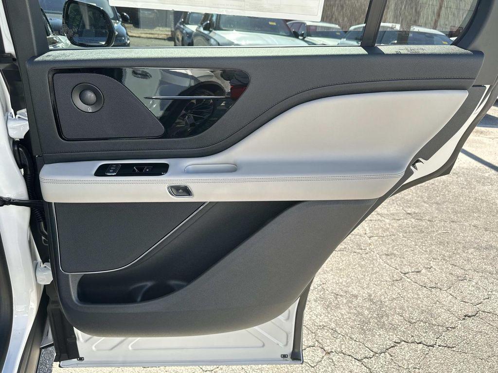 new 2025 Lincoln Aviator car, priced at $68,779