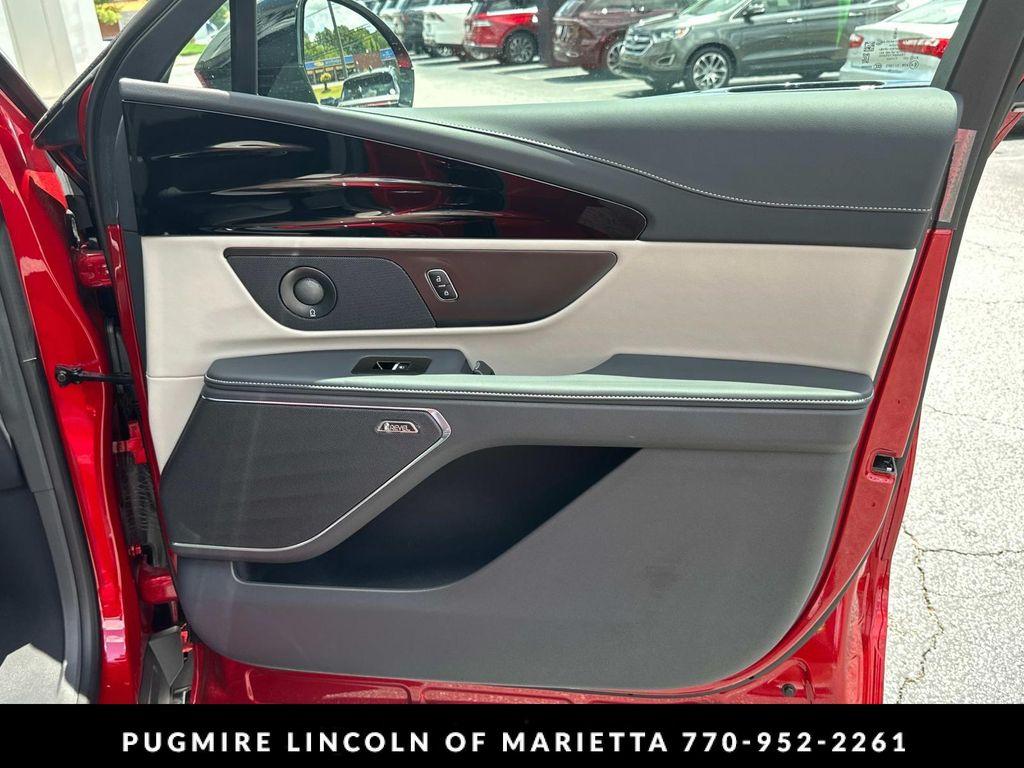 new 2025 Lincoln Nautilus car, priced at $61,167