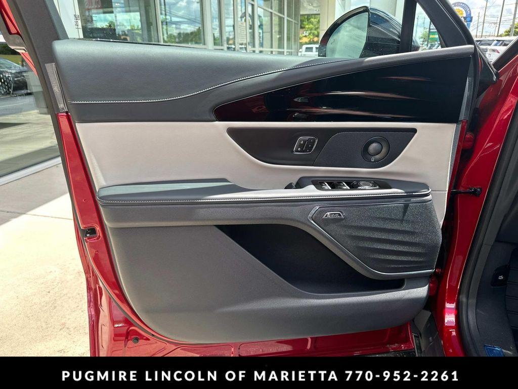 new 2025 Lincoln Nautilus car, priced at $61,167