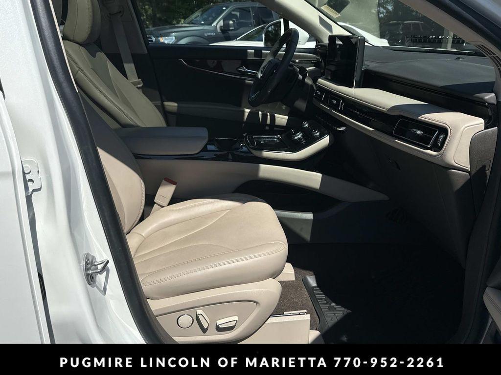 used 2021 Lincoln Nautilus car, priced at $36,893