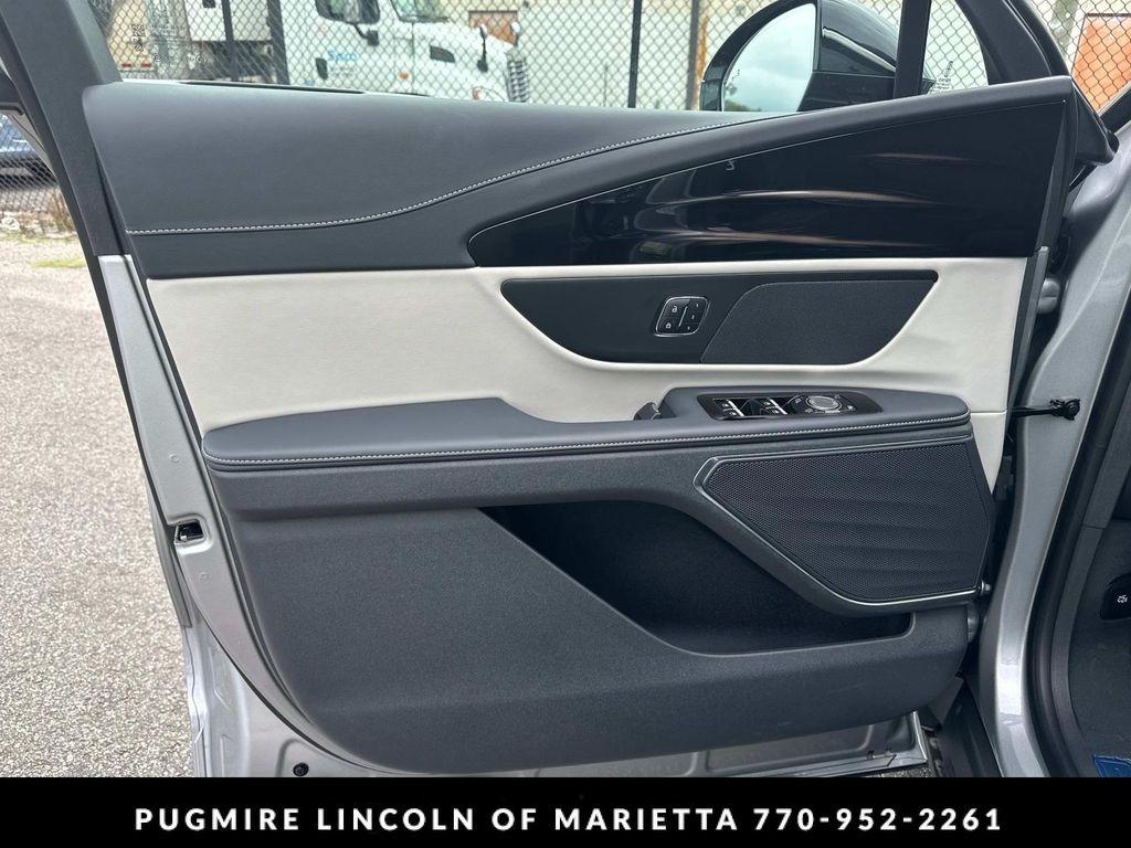 new 2025 Lincoln Nautilus car, priced at $55,853