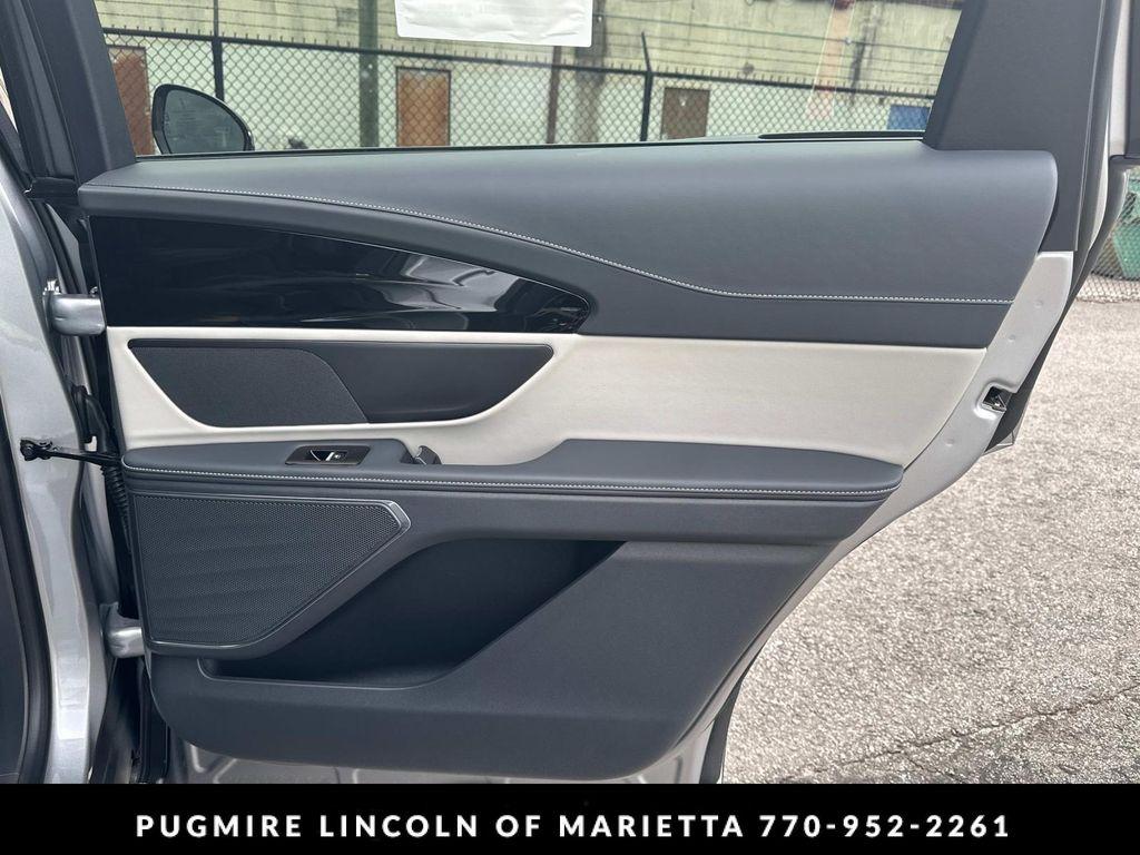 new 2025 Lincoln Nautilus car, priced at $55,853