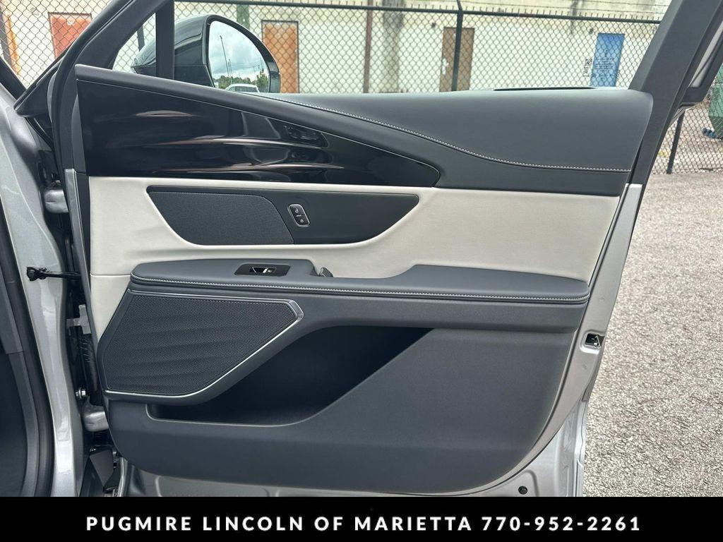 new 2025 Lincoln Nautilus car, priced at $55,853