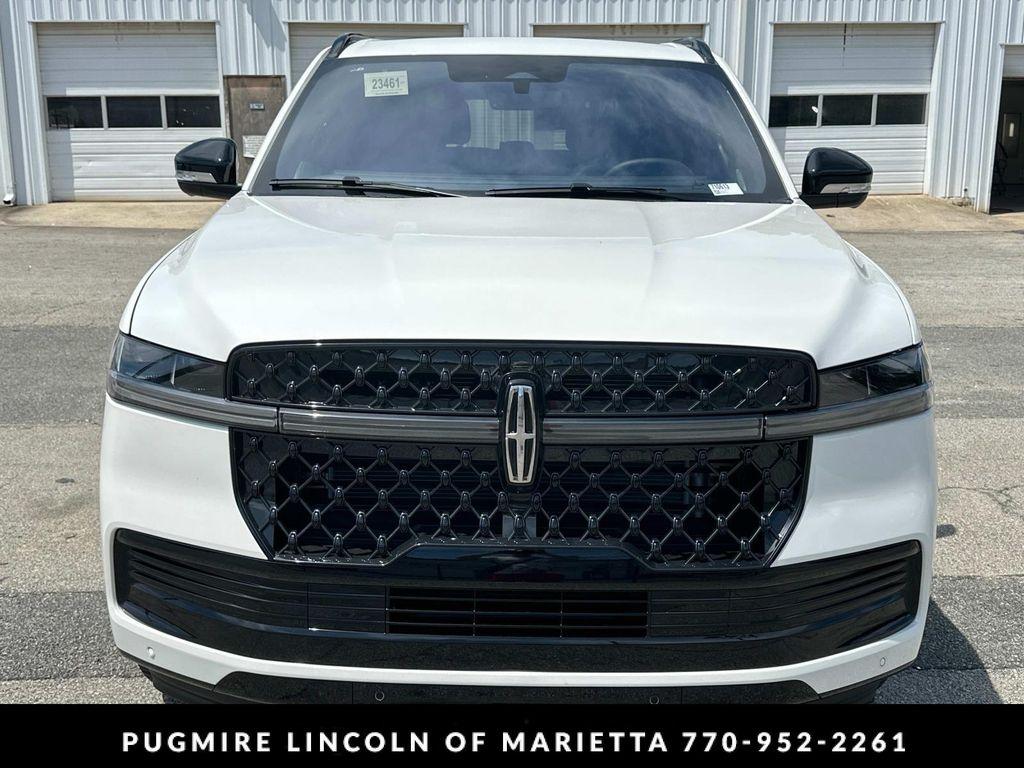 new 2025 Lincoln Navigator car, priced at $106,440