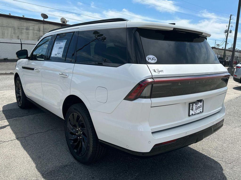 new 2025 Lincoln Navigator car, priced at $102,182