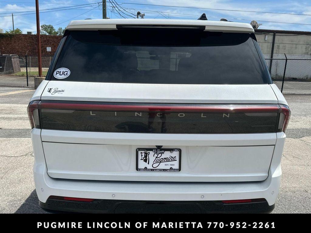 new 2025 Lincoln Navigator car, priced at $106,440