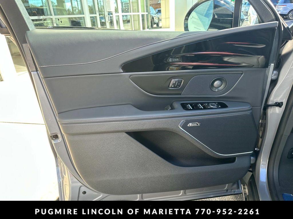 new 2025 Lincoln Nautilus car, priced at $59,619