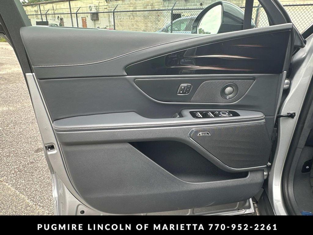 new 2025 Lincoln Nautilus car, priced at $63,807