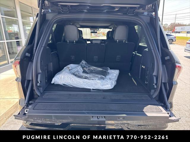 new 2025 Lincoln Navigator car, priced at $122,480