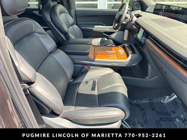 new 2025 Lincoln Navigator car, priced at $122,480