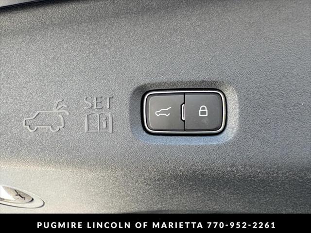 new 2025 Lincoln Navigator car, priced at $122,480