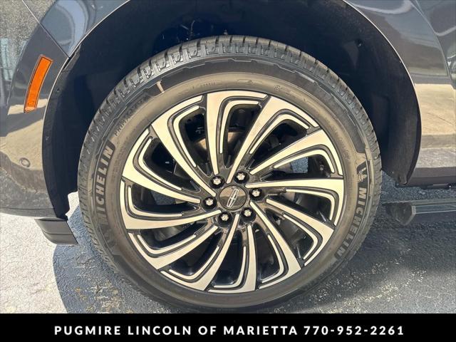 new 2025 Lincoln Navigator car, priced at $122,480