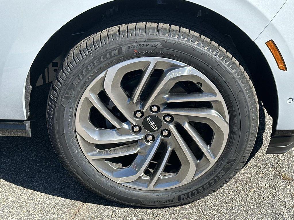 new 2025 Lincoln Navigator car, priced at $99,442