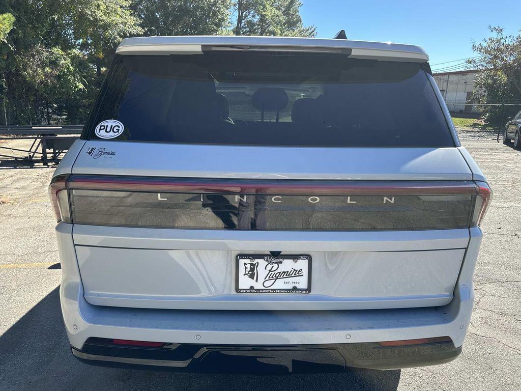 new 2025 Lincoln Navigator car, priced at $99,442