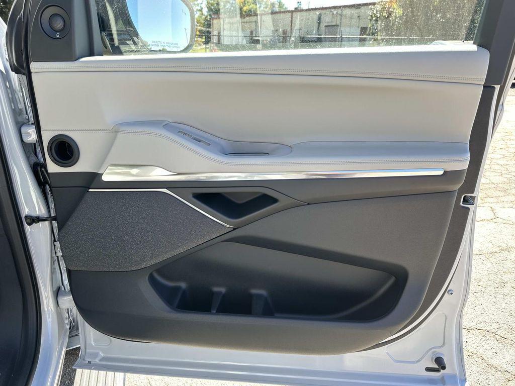 new 2025 Lincoln Navigator car, priced at $99,442