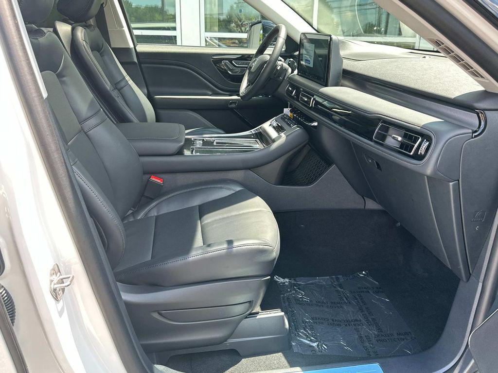 new 2025 Lincoln Aviator car, priced at $62,822