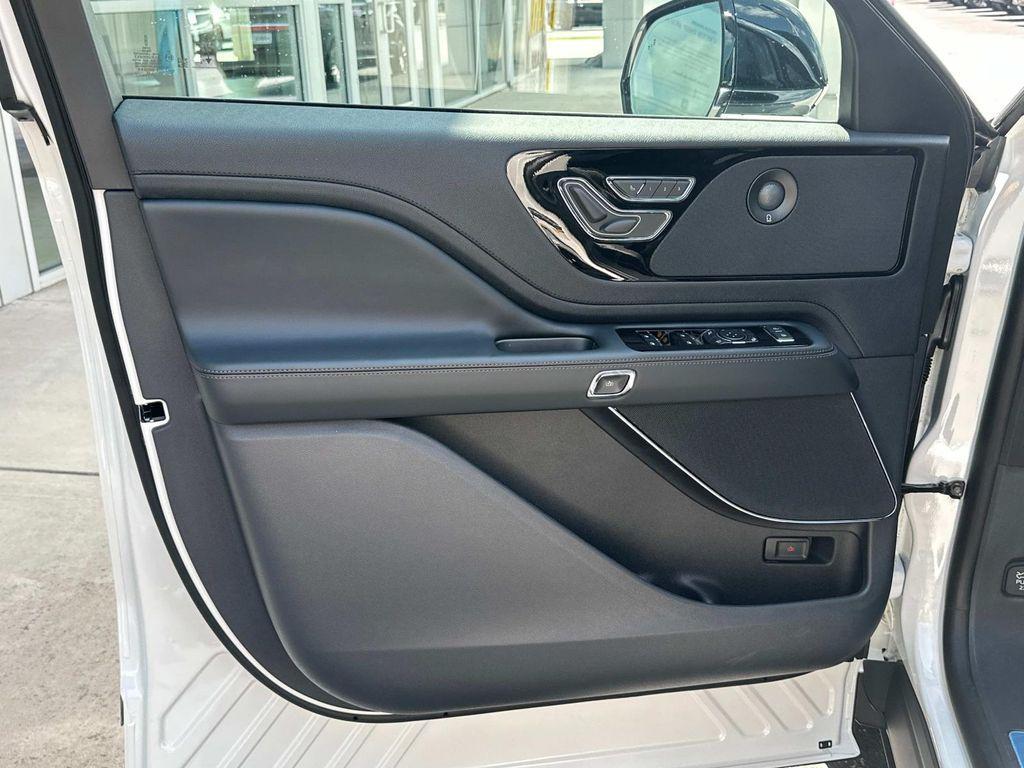 new 2025 Lincoln Aviator car, priced at $62,822