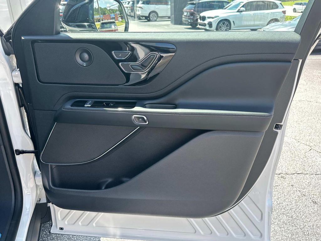 new 2025 Lincoln Aviator car, priced at $62,822