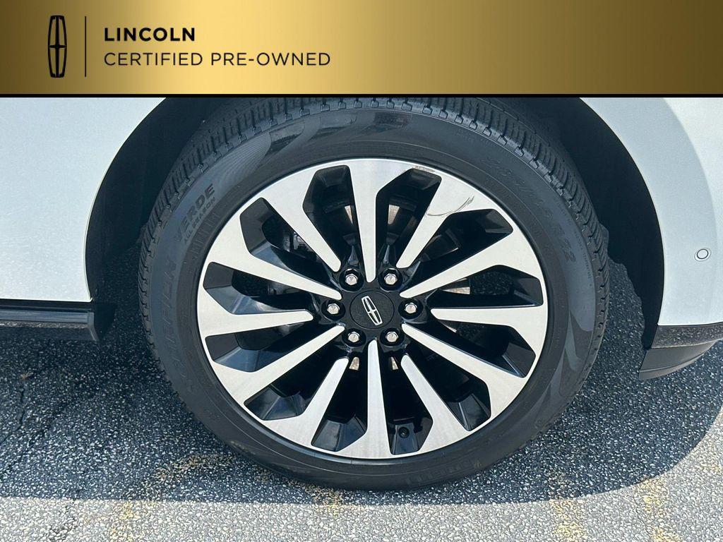 used 2022 Lincoln Navigator car, priced at $56,995