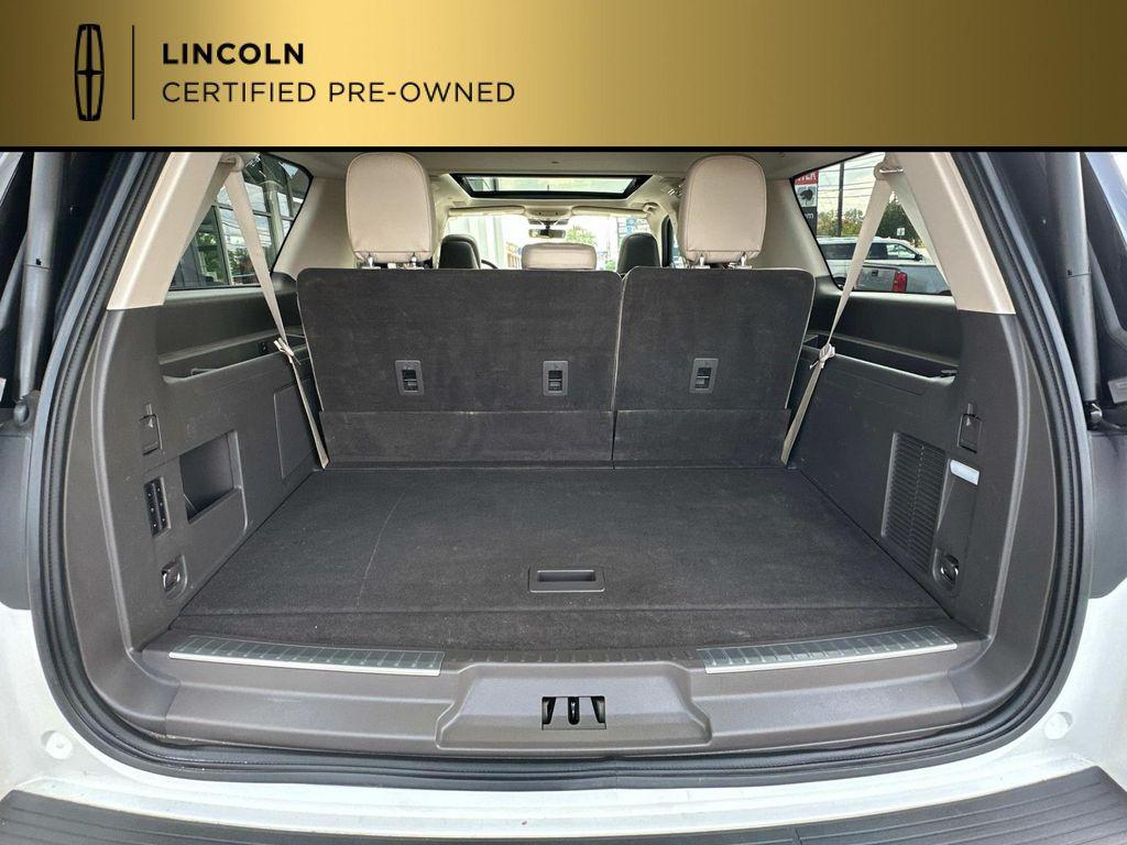 used 2022 Lincoln Navigator car, priced at $56,995