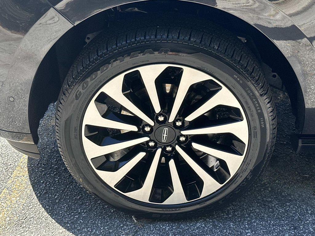 used 2024 Lincoln Navigator car, priced at $70,650