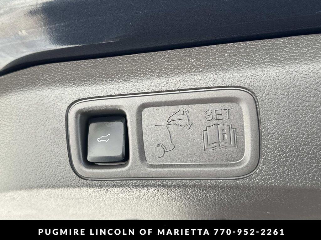 used 2024 Lincoln Navigator car, priced at $68,800