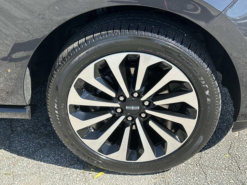 used 2024 Lincoln Navigator car, priced at $70,650