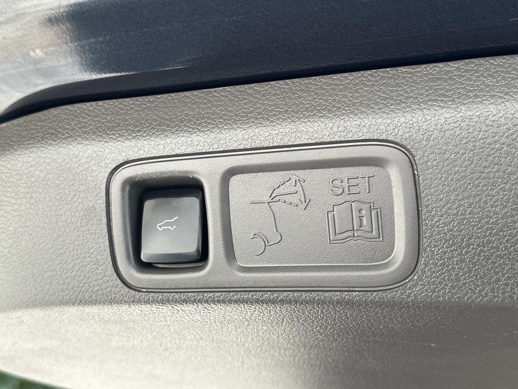 used 2024 Lincoln Navigator car, priced at $70,650