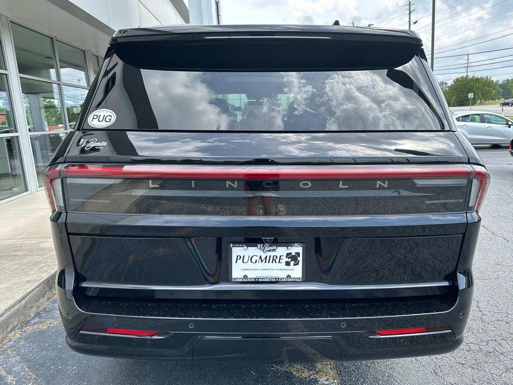 new 2025 Lincoln Navigator car, priced at $101,563