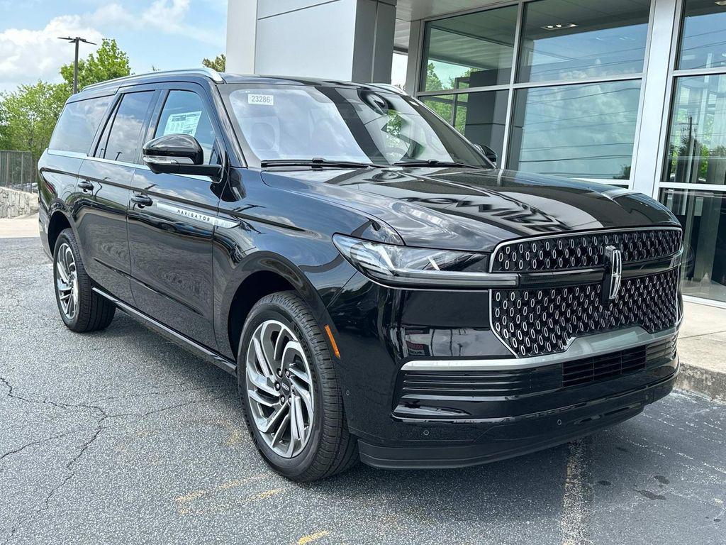 new 2025 Lincoln Navigator car, priced at $101,563