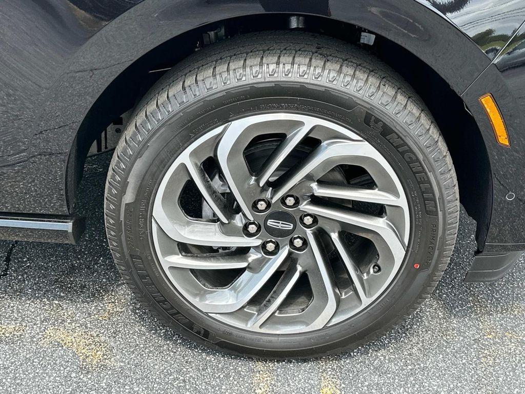 new 2025 Lincoln Navigator car, priced at $101,563