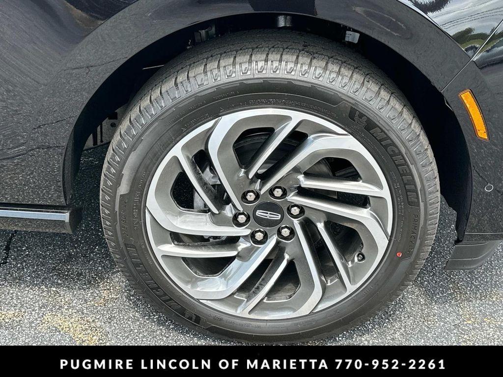 new 2025 Lincoln Navigator car, priced at $105,795