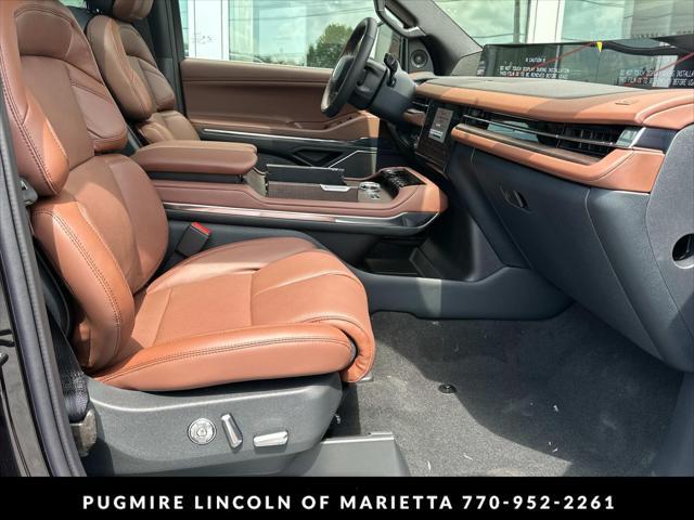 new 2025 Lincoln Navigator car, priced at $105,795