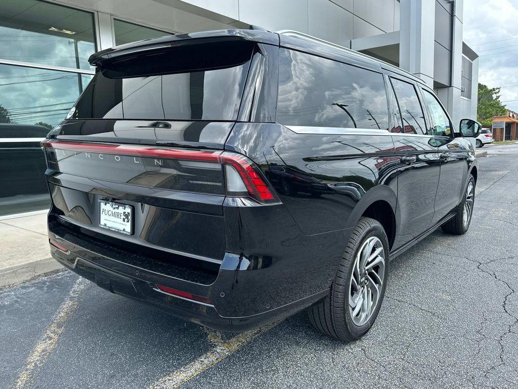 new 2025 Lincoln Navigator car, priced at $101,563