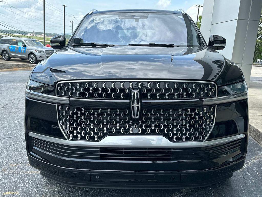 new 2025 Lincoln Navigator car, priced at $101,563