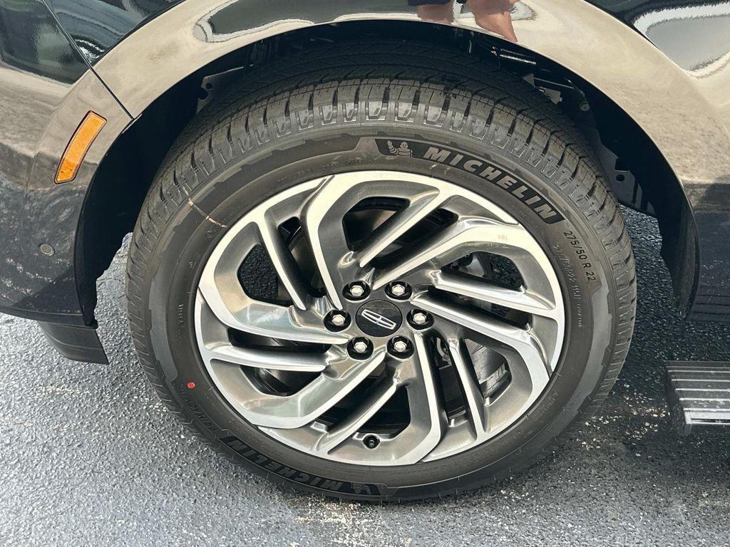 new 2025 Lincoln Navigator car, priced at $101,563