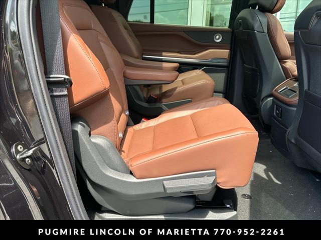 new 2025 Lincoln Navigator car, priced at $105,795