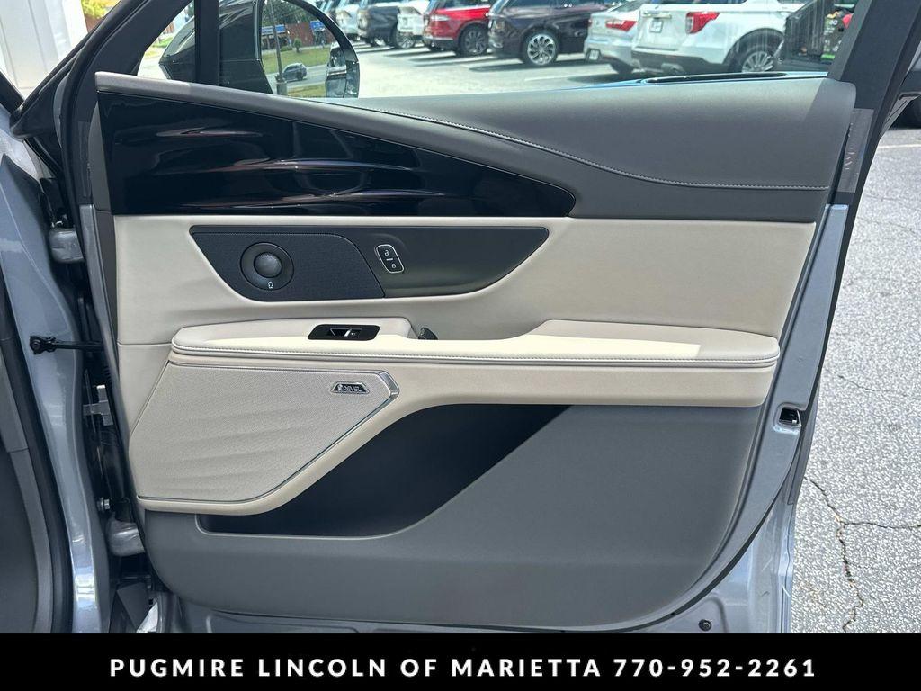 new 2025 Lincoln Nautilus car, priced at $62,804