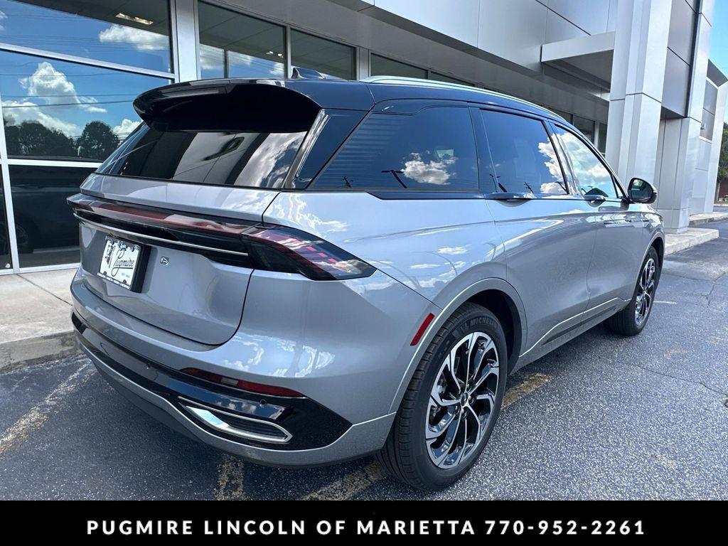 new 2025 Lincoln Nautilus car, priced at $62,804