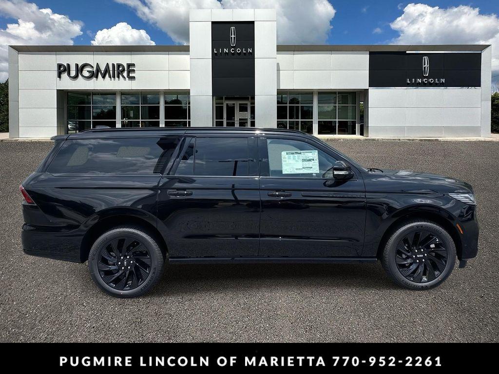 new 2025 Lincoln Navigator car, priced at $108,225