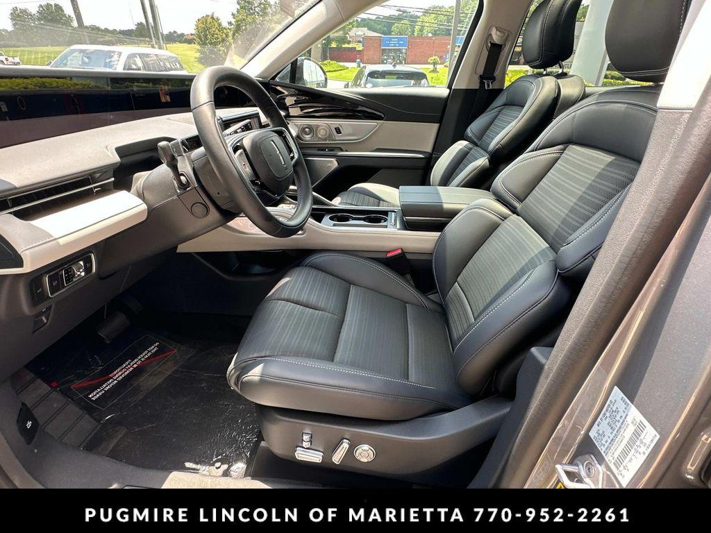 new 2025 Lincoln Nautilus car, priced at $65,333